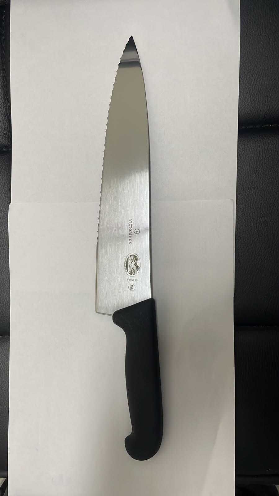 סכין Victorinox Fibrox משוננת 25 ס״מ - 5.2033.25